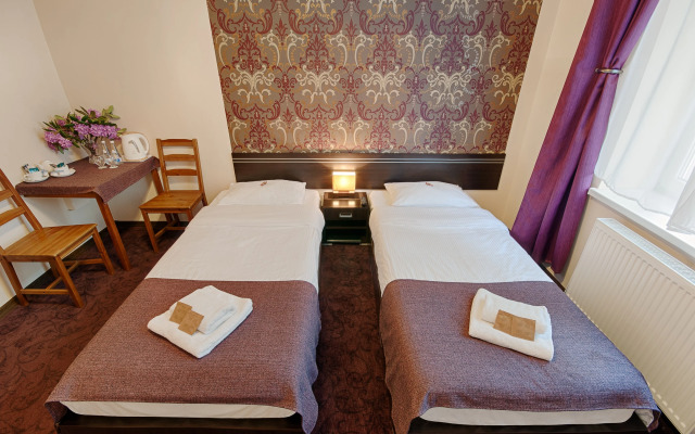 Iris Aparthotel