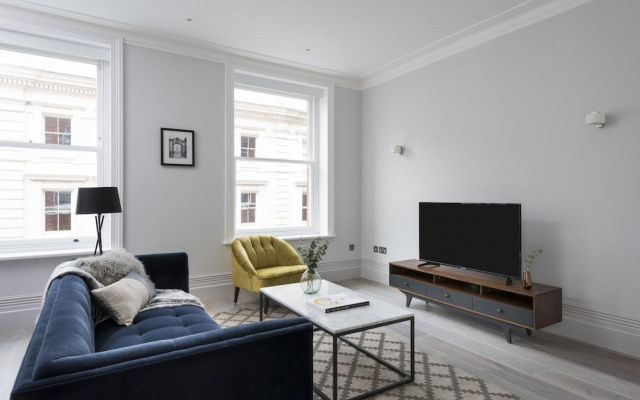British Museum Penthouse With Balcony & Rooftop Garden