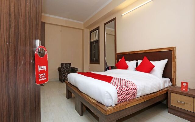 OYO Flagship 15751 Main Wazirabad Road