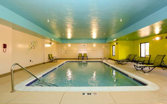 Holiday Inn Express Hotel & Suites Marion Northeast by IHG