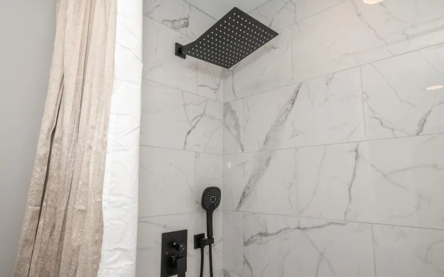 Luxe Spot Suites
