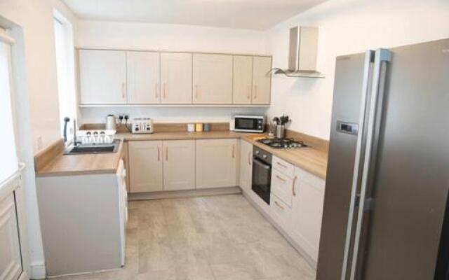 Sybil Townhouse Anfield Sleeps 15