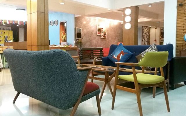 J2 Hotel