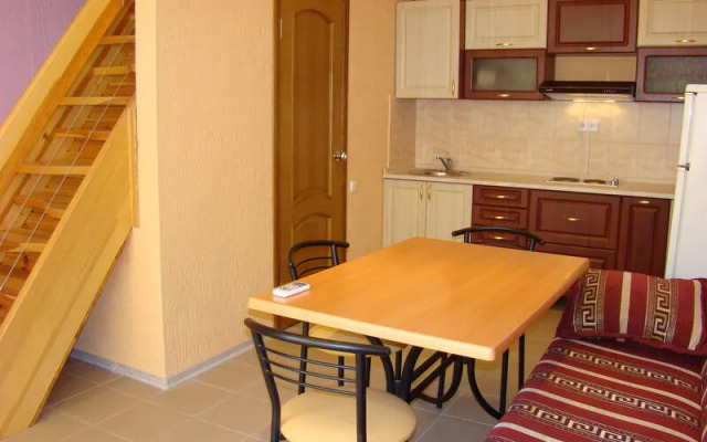 Apartment in a house near the Greek Chora