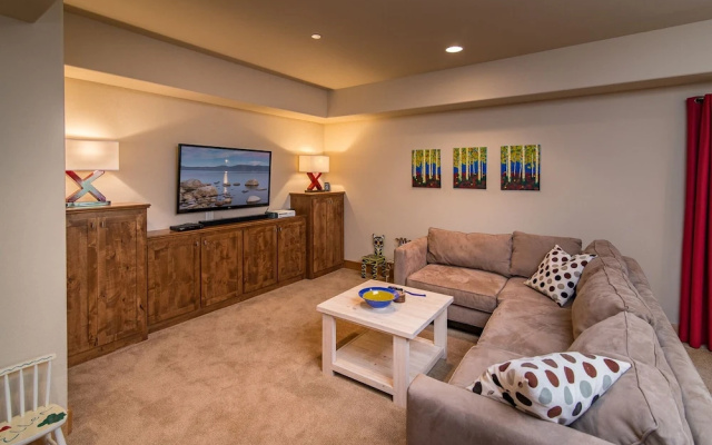 Tahoe Donner Home by RedAwning