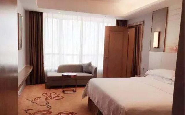 Vienna International Hotel (Haikou Old Town High-speed Railway Station)
