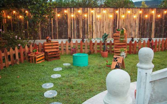 Villa Rone - Spanish Garden Vibe in PUNCAK