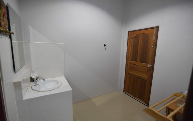 Pinthong Resort - Adults Only