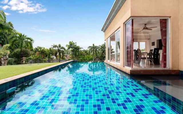 Stunning Luxury Golf and Pool Villas