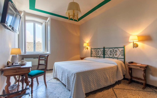 Hotel Titano