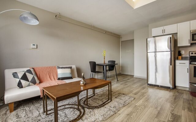 Bold Luxurious 1 bedroom Louisville getaway