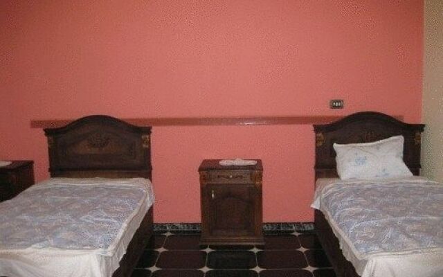 Hola Cairo Hostel