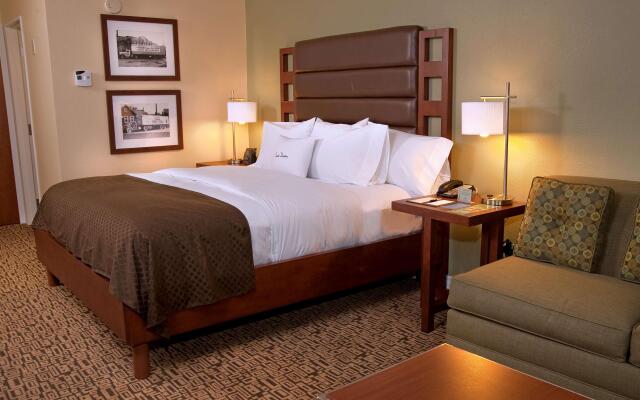 DoubleTree by Hilton Collinsville - St. Louis