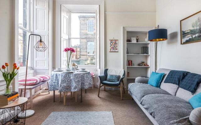 Charming, Central & Spacious Georgian 3 bed APT