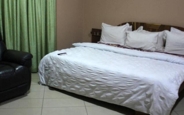 His Royal Vico Hotel
