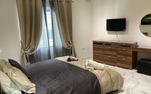 Side SeaView 3Bedrooms Apartment Sliema