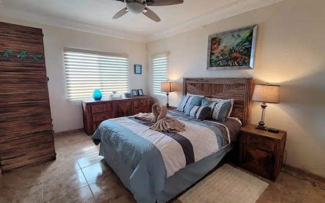 Casa Evita 4 Bedroom Beachfront Home