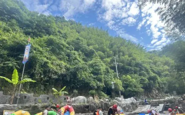 Anji Xinyutian Yishan Huanjing Holiday Homestay