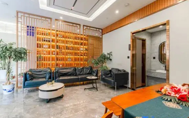 Qingmu Platinum Hotel (Nanjing Lishui Qinyin Avenue Branch)