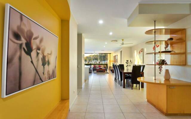Pavillions 12 With Pool And Golf Buggy