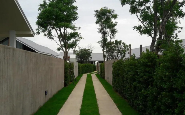 Proud Villa Hua Hin Resort