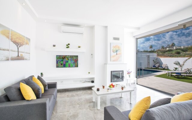"villa Prol23, New and Modern 2bdr Protaras Villa With Pool, Close to the Beach"