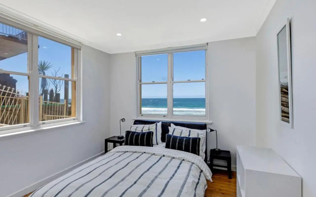 Golden Sands 1 - Absolute Beachfront