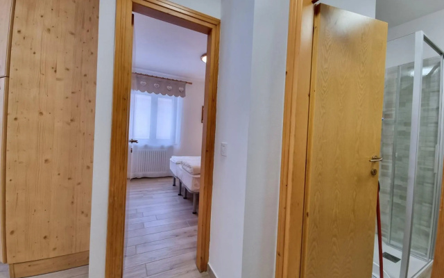 FRAINES 18 : typical two-room apartment.-198 Fraines 18