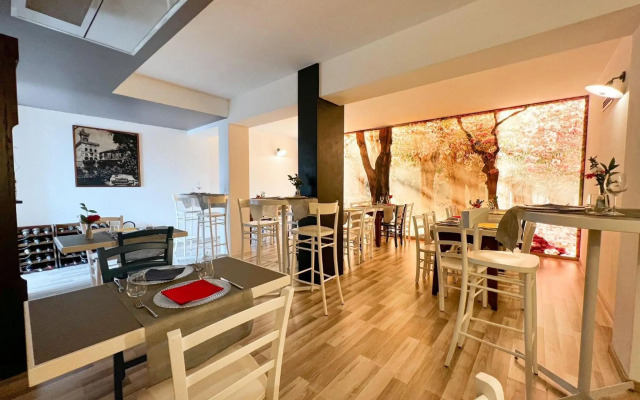 Hotel Joli