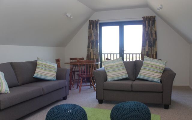 26 Caverhill Close