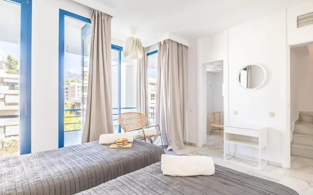 Marbella Pool House Ph24 on sea Shore