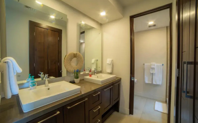 Miramar 4E - 3 bdr 3 Bath Ocean View