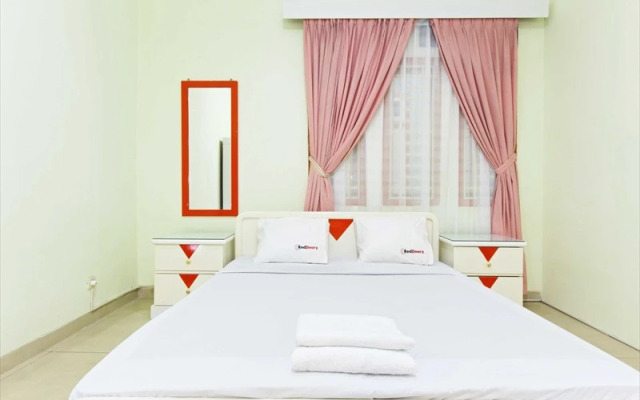 RedDoorz near TMP Kalibata