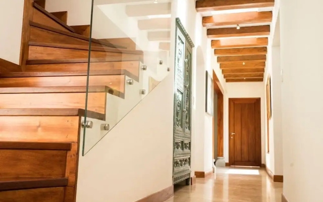 Luxury Guayllabamba House Gym Jacuzzi Parking Pool Wifi