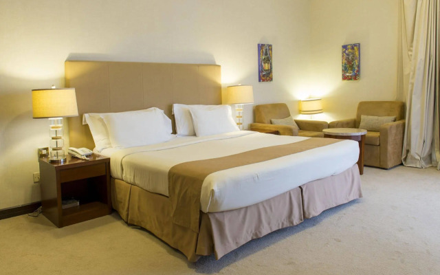 Al Qurum Resort