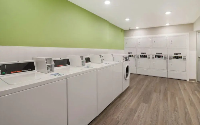 Woodspring Suites Charlotte Airport