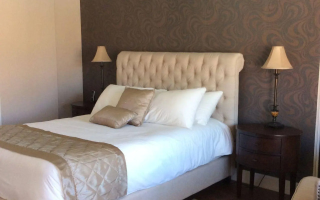 Little Paradise Hotel