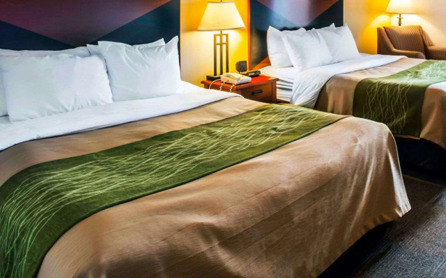 Comfort Inn & Suites Greenville I-70