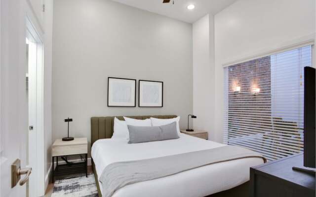 Roami at Bourbon Place