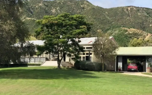 The Woolshed Estate at Tata Beach