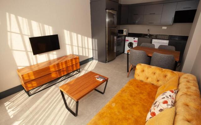 1 Room, Luxury shared pool apartment