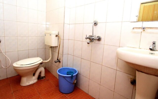 Goroomgo Blue Moon Guest House Guwahati