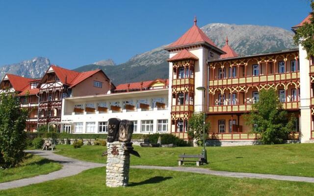 Palace Grand