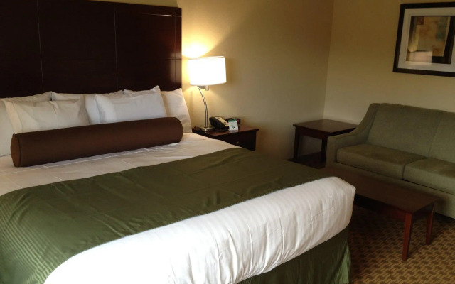 Cobblestone Hotel & Suites – Broken Bow