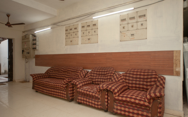 OYO Flagship 24454 OMR Hindustan Univ