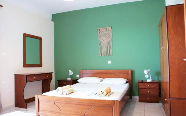 Elena's Family Apartments