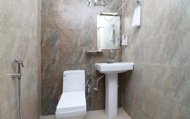 Hotel Royal Palace By OYO Rooms