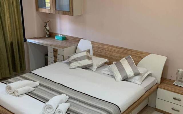 Luxury Stay Close To Worli Sea Face