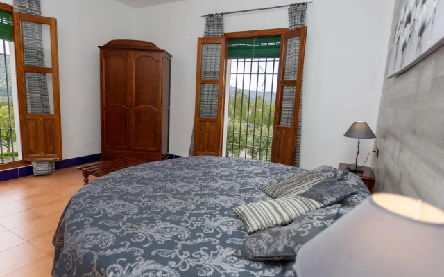 Hotel Caserio de Iznajar