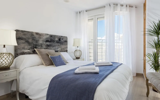 Modern 3 Bd Apartm Surrounded by Terraces Isabel la Catolica IV - Apartment in Granada - Photo 4